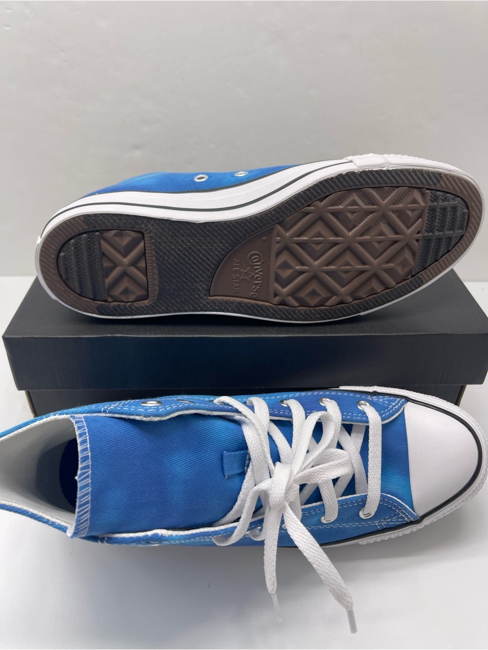 Converse • WMNS A11777F CTAS HI GNARLY BLUE/BLUE/WHITE Sneakers - Picture 2 of 16